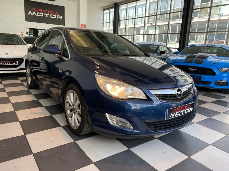 Opel Astra 1.7 CDTI Cosmo 2010, foto 3