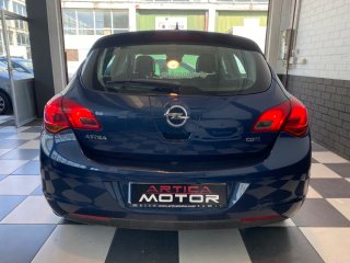 Opel Astra 2010