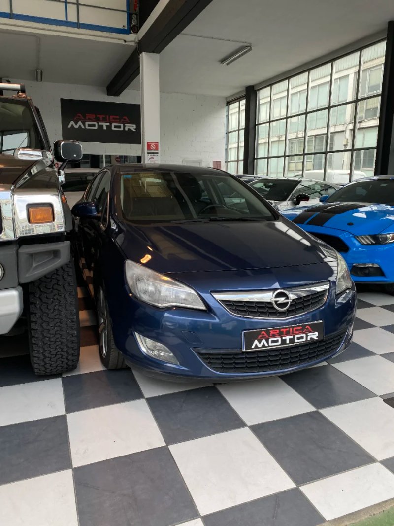 Opel Astra 1.7 CDTI Cosmo 2010, foto 11