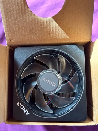 Disipador para AMD Ryzen 3700. No incluye CPU.