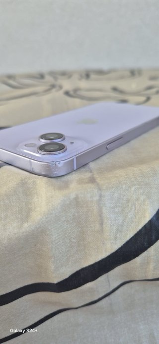 iPhone 14 Lila