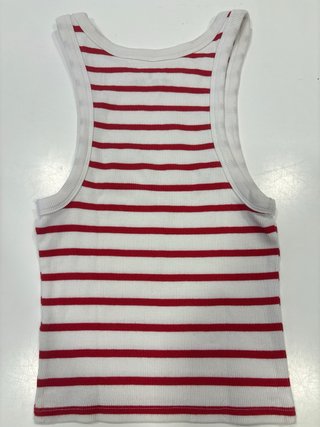 Crop top blanco con rayas rojas