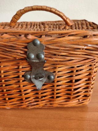 Cesta Mimbre Vintage con Asa y Cierre