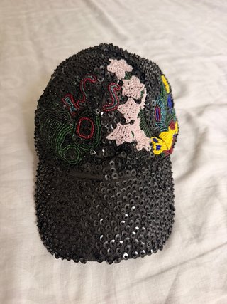 Gorra Miss Sixty pedrería negra multicolor