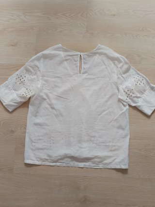 Blusa blanca manga francesa bordada