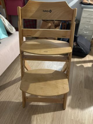 Trona de madera ajustable