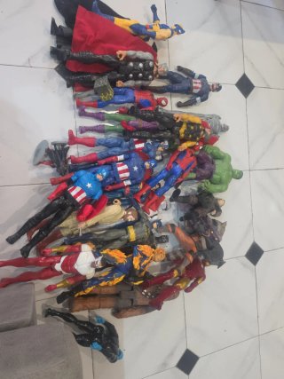 Muñecos Marvel y DC