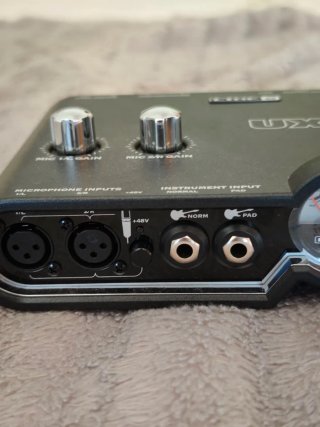 Interfaz de Audio Line 6 UX2