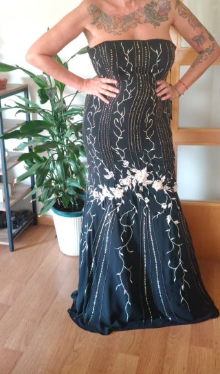 Vestido de Sonia Peña palabra de honor negro