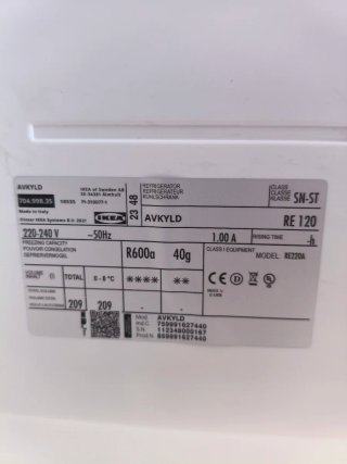 Frigorífico panelable IKEA AVKYLD 122cm como nuevo