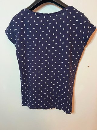 Maglietta blu a pois bianchi