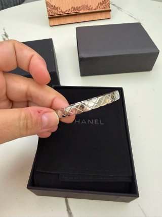 Pulsera plateada