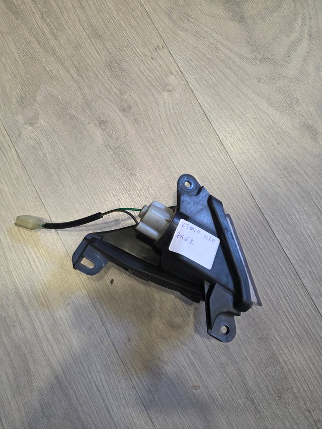 Piloto Intermitente Delantero Kawasaki ZX6R