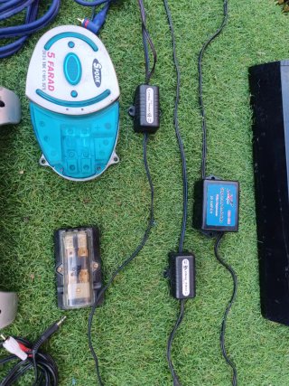 2 Amplificadores Coche JBL y Boss + Accesorios