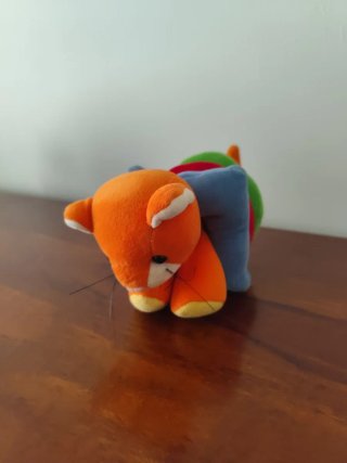 Peluche sonajero multicolor para bebé