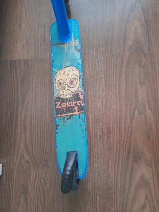 Patinete infantil azul para 7/8 años