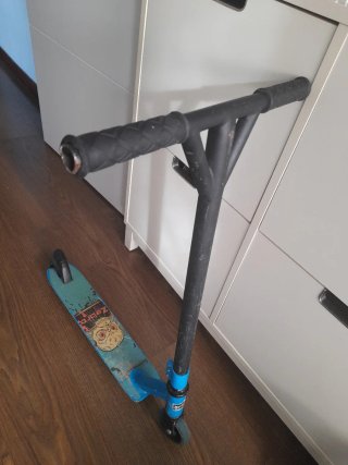 Patinete infantil azul para 7/8 años