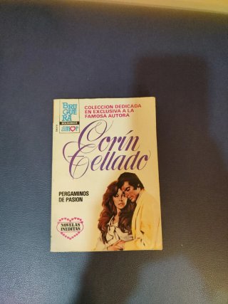 Libros Corín Tellado y Carlos de Santander
