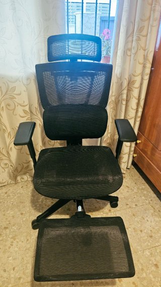 Silla de oficina ergonómica reclinable