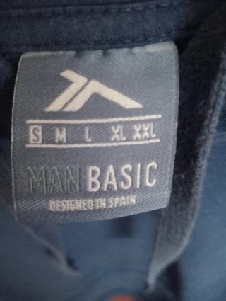 Sudadera azul con capucha