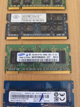 Módulos RAM DDR2 y DDR4 Hynix, Samsung