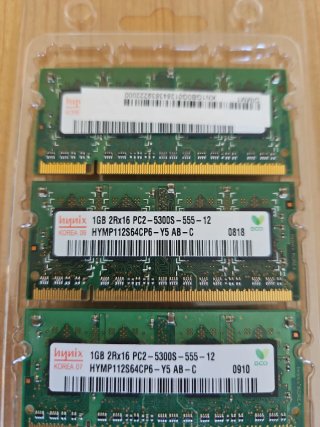 Módulos RAM DDR2 y DDR4 Hynix, Samsung