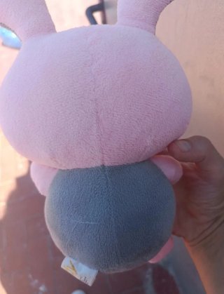 Peluche Conejo Rosa con Brócoli