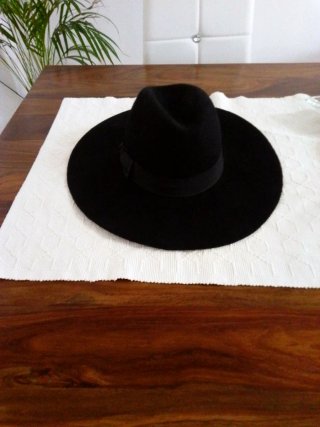 Sombrero ala ancha negro Corte Inglés