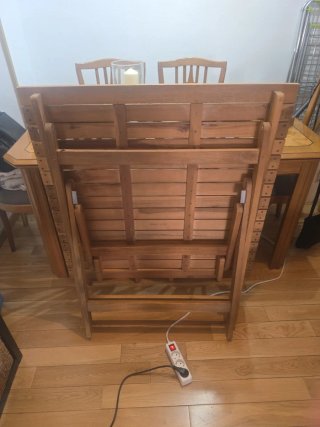 Mesa de terraza de madera