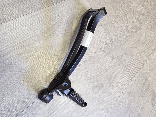 Soporte Estribera Trasera ZX6R