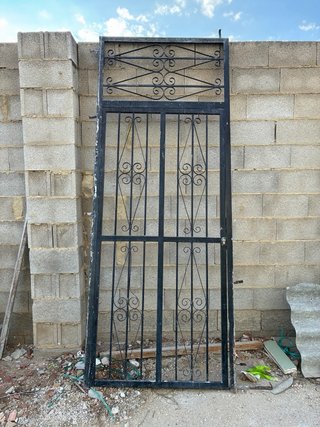 Puerta exterior hierro forjado