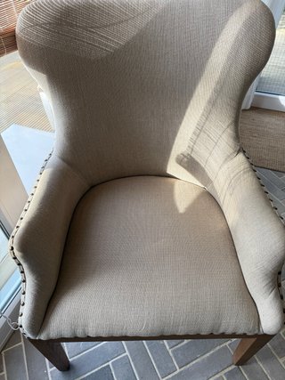 Dos butacas de tela y madera (300€ cada una)