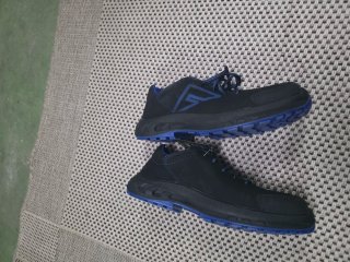 Zapatillas de trabajo negras y azules