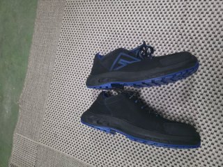 Zapatillas de trabajo negras y azules