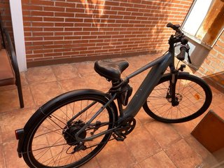 Bicicleta Eléctrica TREKKING Gris