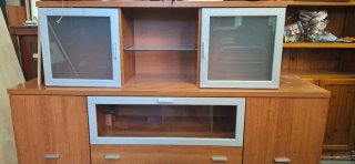 Mueble de salón madera y cristal