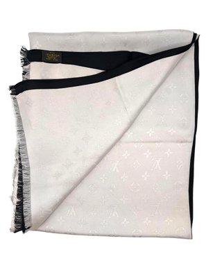Estola Louis Vuitton Negra