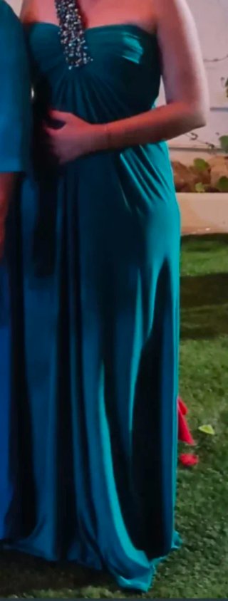 Vestido fiesta verde talla 42. Con detalle joya
