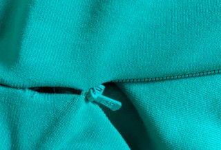 Vestido fiesta verde talla 42. Con detalle joya