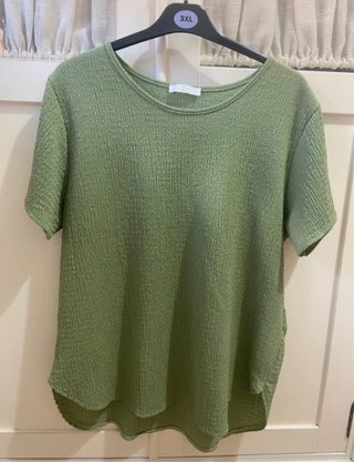 Camiseta verde talla XL. Poco uso