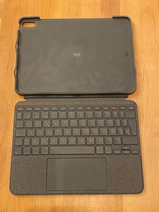 Teclado Logitech Combo Touch iPad Pro 11