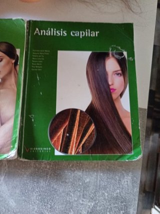 Cabeza Maniquí Peluquería + Libros