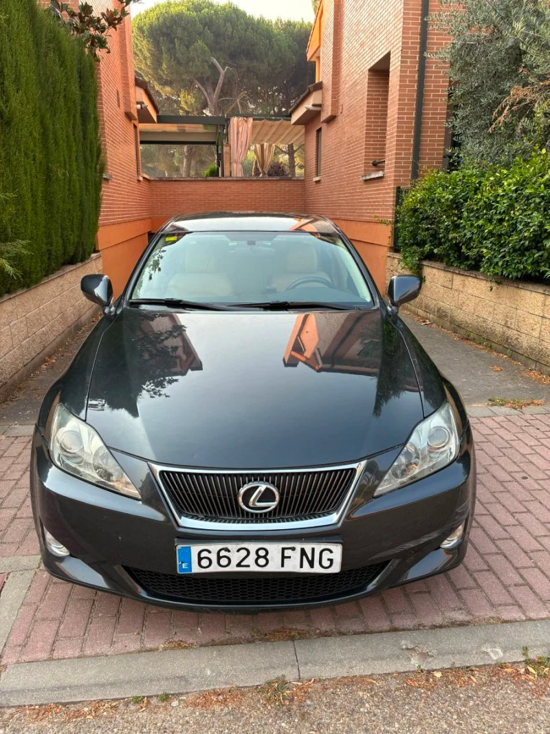 Lexus IS 2007 - foto 1