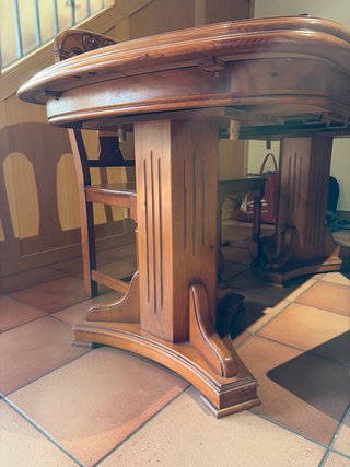 Mesa de comedor con 4 sillas de madera