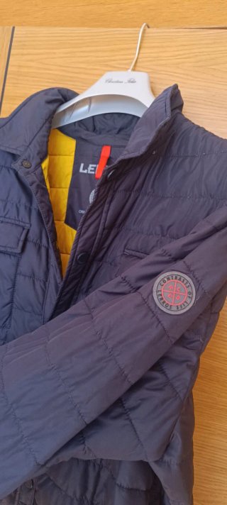 Cazadora Lerros azul marino acolchada