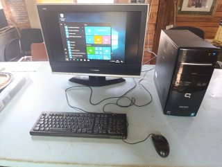 Torre Computer Compaq Nera