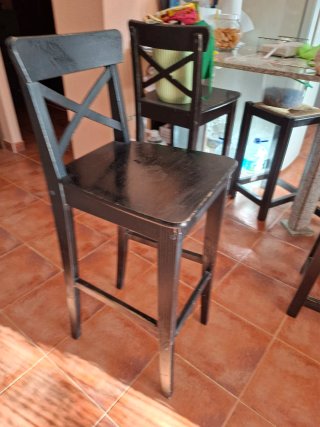 Taburetes de madera marron