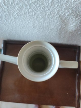 Jarrón porcelana blanco y oro