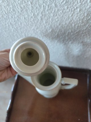 Jarrón porcelana blanco y oro