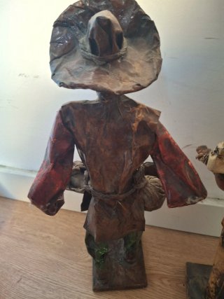Figuras de papel maché